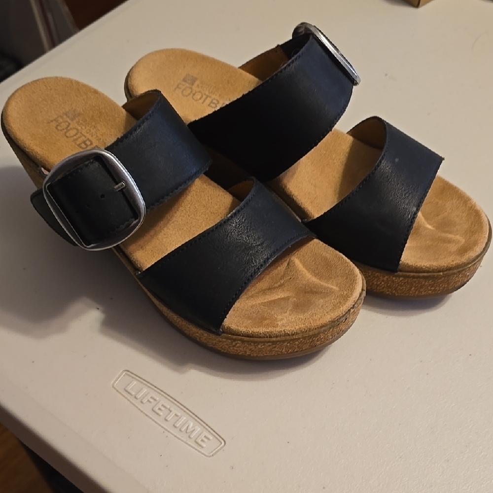 White Mountain Foot Bed Black and Tan Sandals with Buckle